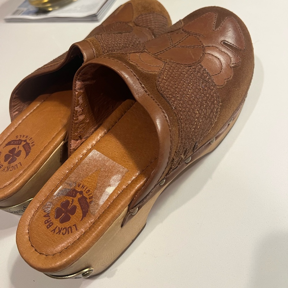 Lucky Brand Peace Sign Leather Suede Clogs